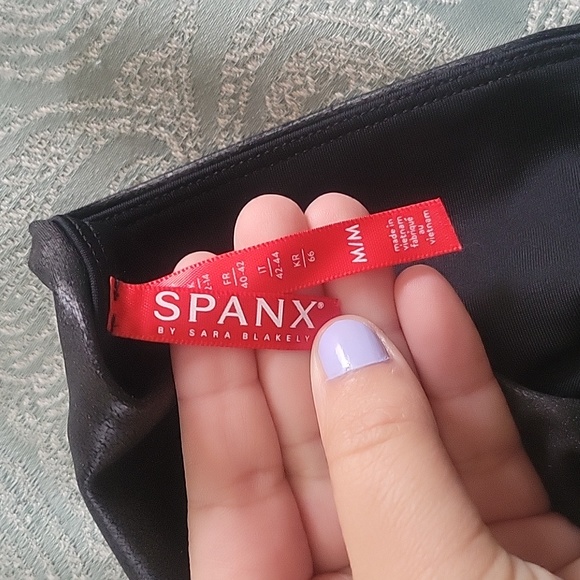 Spanx Faux Leather Legging in size Medium - Picture 3 of 5